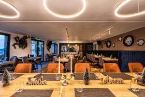 Posezení v ubytování UpperHouse Suites & More