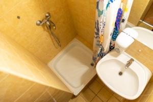 حمام في Lima Hostel Győr