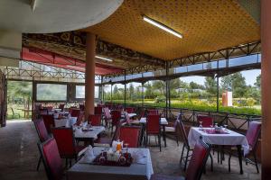 מסעדה או מקום אחר לאכול בו ב-Anka Resort