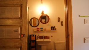 A bathroom at Hotel Rural Las Campares