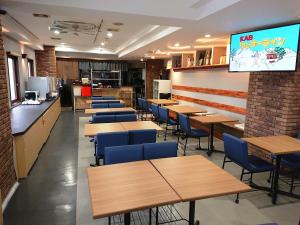 Majoituspaikan Smile Hotel Kumamoto Suizenji ravintola tai vastaava paikka