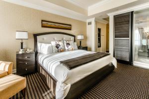 
Cama o camas de una habitación en Le St-Martin Hotel Centre-ville – Hotel Particulier
