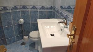 A bathroom at Apartamento Picasso