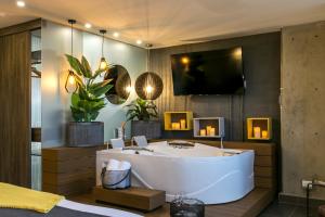 Koupelna v ubytování Epic Boutique Hotel