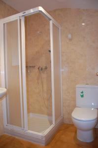 Koupelna v ubytování Hostal Paris + 14 fotografií