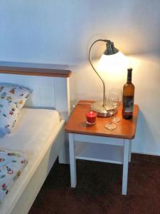 Postel nebo postele na pokoji v ubytování Kap Café