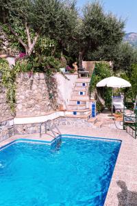 Bazén v ubytování B&B Orto Paradiso nebo v jeho okolí