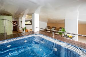 Bazén v ubytování Hotel Marina nebo v jeho okolí