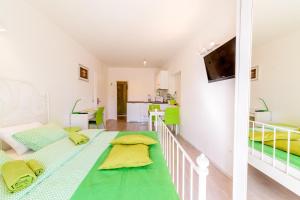 Postel nebo postele na pokoji v ubytování Sea Pearl Residence - Top beachfront location apartments in Bol centre