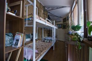 Postel nebo postele na pokoji v ubytování Hostel Kyiv-Art