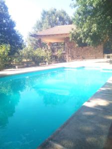 The swimming pool at or close to La Buenaventura del Tiétar