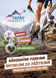 un hombre montando una bicicleta de montaña en un sendero en Oddy, en Stará Lesná