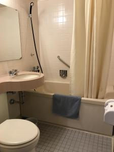 A bathroom at log Hotel kamloops