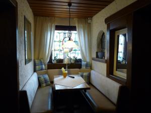Khu vực ghế ngồi tại Hotel Geissler