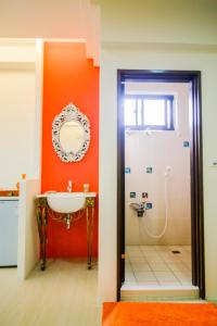 Uma casa de banho em Sanyi Wei Wei Feng B&B