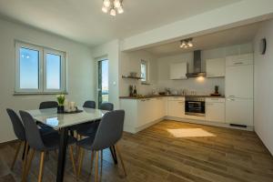 Kuchyň nebo kuchyňský kout v ubytování 2Bfree Apartments