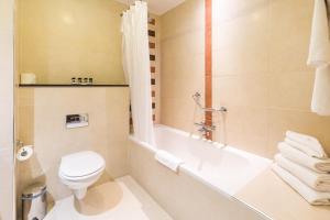 Vannituba majutusasutuses Athlone Springs Hotel