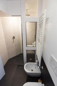 Vonios kambarys apgyvendinimo įstaigoje Loft in Venice