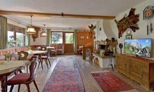 Restaurace v ubytování Gästehaus Hoamatl