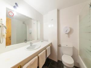Koupelna v ubytování Hotel El Prado by Vivere Stays