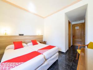 Postel nebo postele na pokoji v ubytování Hotel El Prado by Vivere Stays