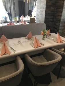 Ein Sitzbereich in der Unterkunft Akropolis Hotel