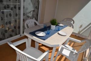 Fotografia z galérie ubytovania Fabuloso apartamento familiar con piscina en Salou v destinácii Salou
