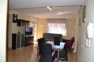 Televízia a/alebo spoločenská miestnosť v ubytovaní Fabuloso apartamento familiar con piscina en Salou