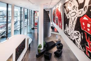 Ein Sitzbereich in der Unterkunft Penck Hotel Dresden