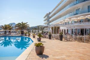 Basen w obiekcie Grupotel Aguait Resort & Spa - Adults Only lub w pobliżu