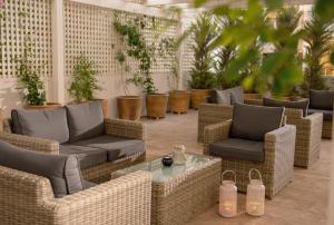 Posedenie v ubytovaní Irini Hotel
