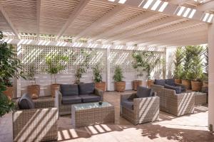 Posedenie v ubytovaní Irini Hotel