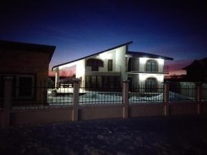 Budova, kde se farma nachází