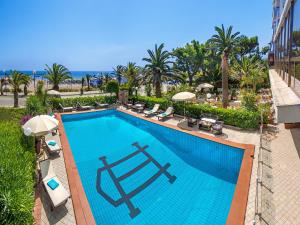 The swimming pool at or close to Hotel Corallo