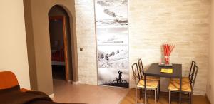 A seating area at Bellaguarda ROOMS 10min da Tirano