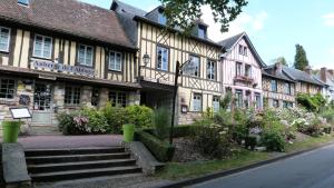 Malleville-sur-le-Bec的住宿－laroulottedubec，相簿中的一張相片