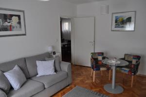 Posedenie v ubytovaní MZ Apartment