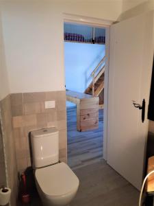 Ένα μπάνιο στο Apartament in arico