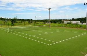 Attività di tennis o squash presso l'hotel o nelle vicinanze