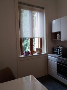 Zdjęcie z galerii obiektu Apt Tennis Prime Location, parking, near beach, self check-in w mieście Opatija