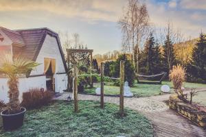 Foto dalla galleria di Holiday Home Wonderland with private Spa/Wellness a Ralingen