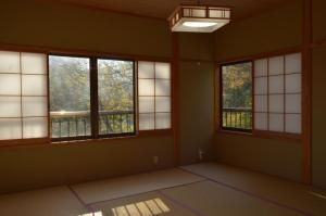 an empty room with windows in a house at Myoko - Hotel / Vacation STAY 24124 in Myoko