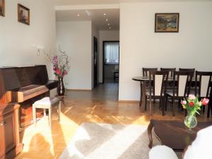 Zdjęcie z galerii obiektu Apartament 3 pokoje, parking, balkon - Gdańsk Centrum w Gdańsku
