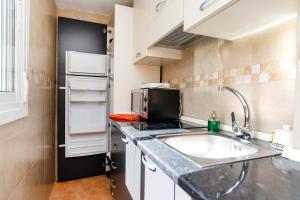 Una cocina o zona de cocina en Anne