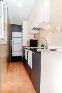 Una cocina o zona de cocina en Anne