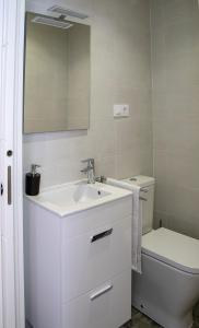 A bathroom at Alojamiento Turistico La Casa del tio Cesar