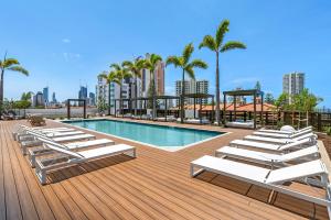 Zdjęcie z galerii obiektu Qube Broadbeach Ocean View Apartments w mieście Gold Coast