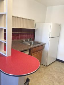 Kuchyň nebo kuchyňský kout v ubytování Motel express