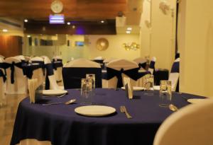 Restorāns vai citas vietas, kur ieturēt maltīti, naktsmītnē Sai Neem Tree Hotel