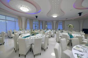 Restaurace v ubytování Garnet Hotel & Event Centar
